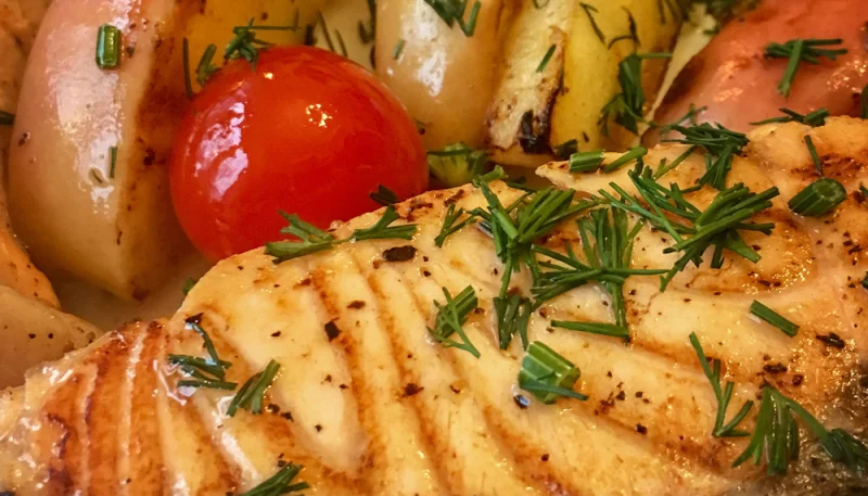 Salmón con manzanas