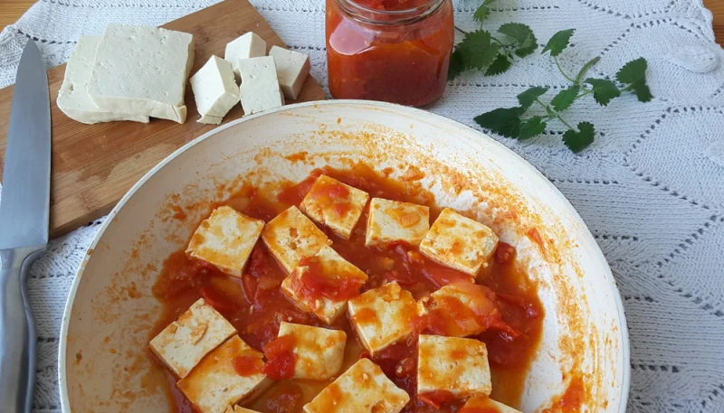 Tofu en salsa de tomate