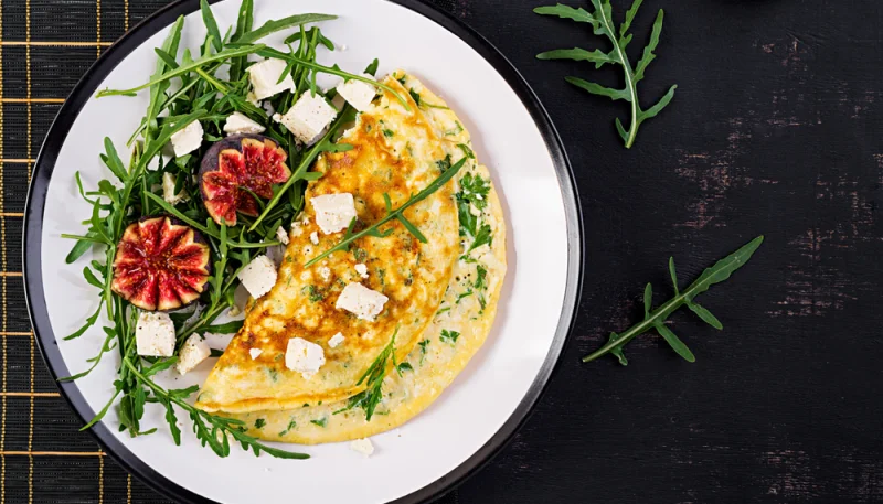 Tortilla francesa con rúcula