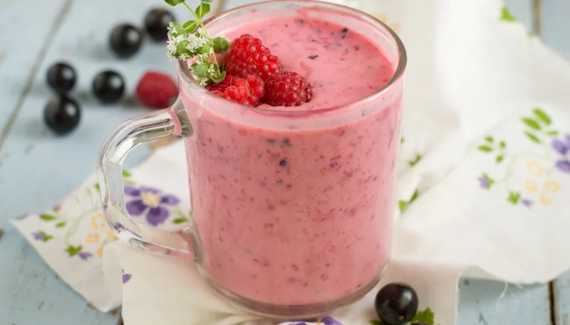 Cóctel de bayas con vodka