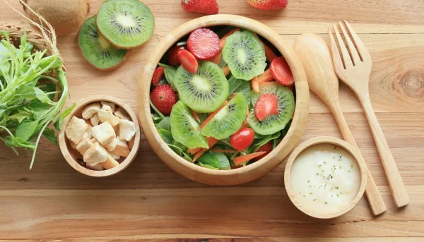 Ensalada de fresas y kiwi