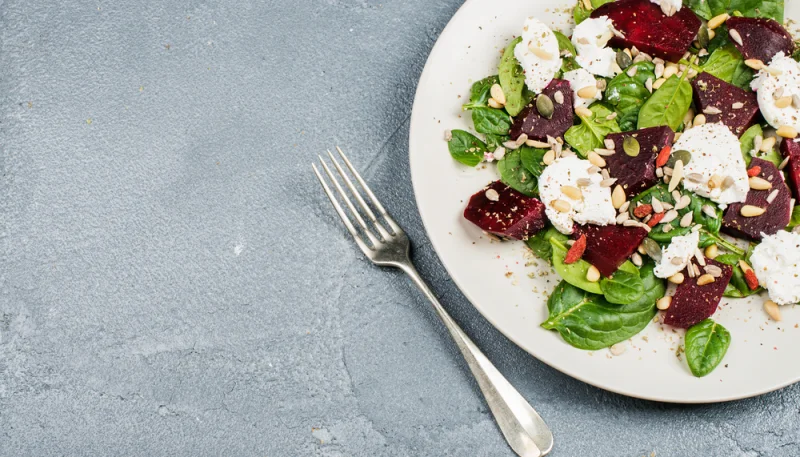 Ensalada de queso de cabra y granada