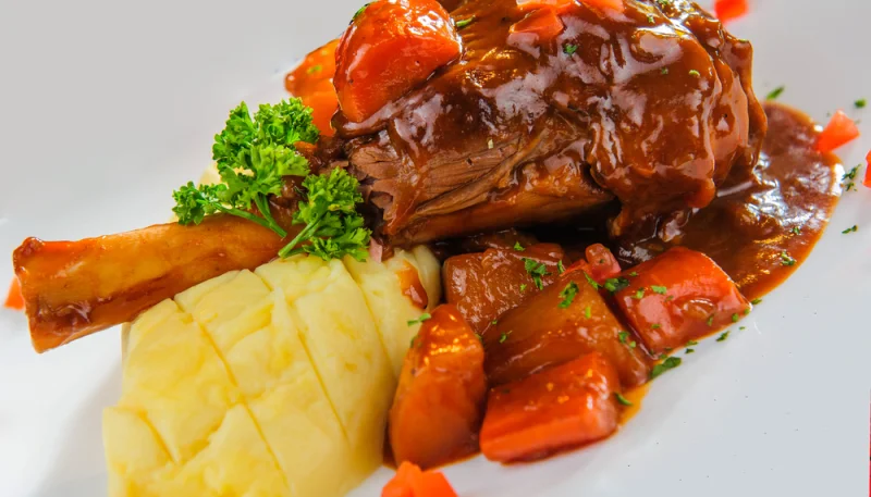 Pierna de cordero con salsa picante