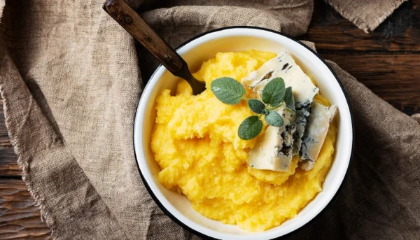 Polenta con bacalao