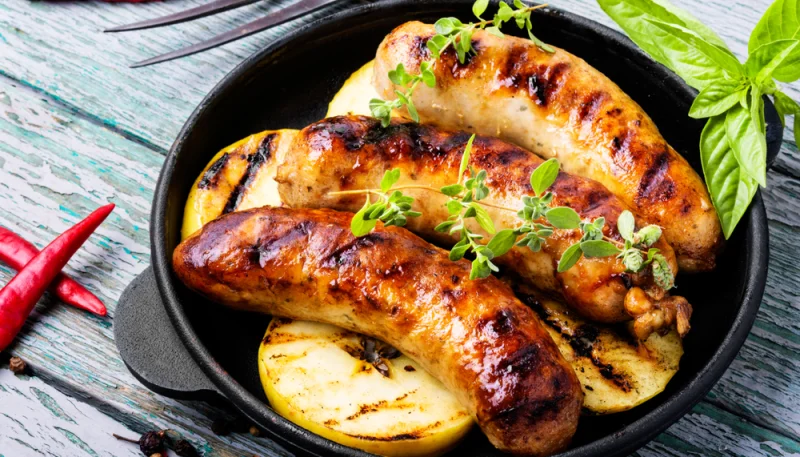 Salchichas con manzanas