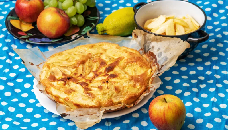 Tarta de manzana y limón sin mantequilla ni azúcar