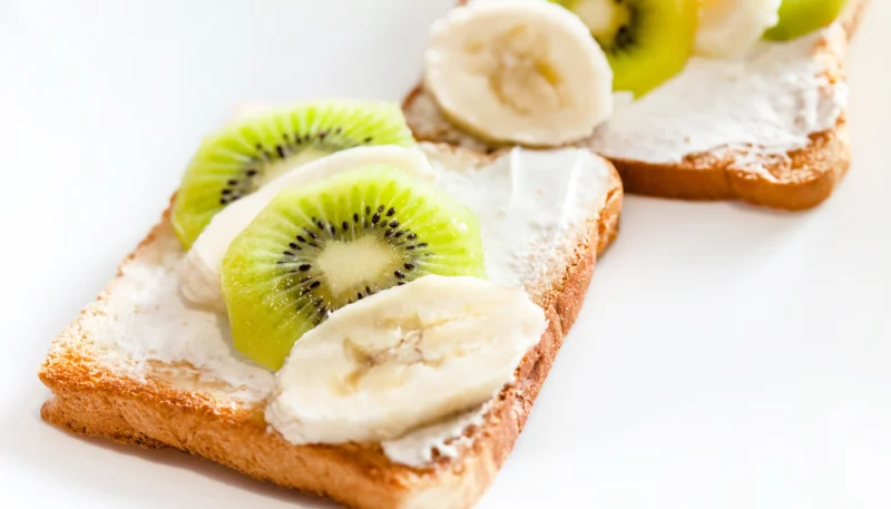 Tostadas de kiwi y plátano