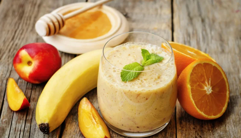 Batido de plátano y melocotón