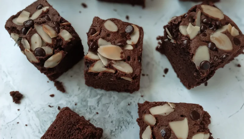 Brownie con almendras
