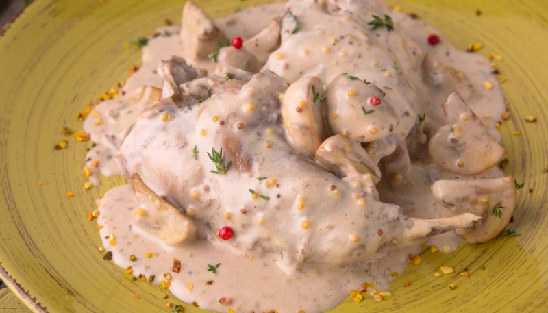 Conejo con cerveza y mostaza