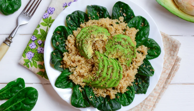 Ensalada de quinoa y espinacas