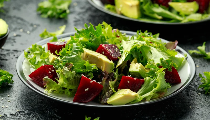 Ensalada de remolacha y aguacate