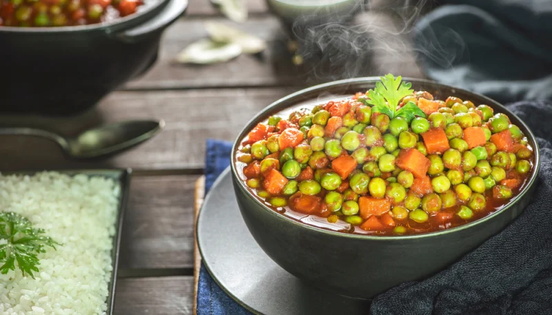 Guisantes con zanahoria y cebolla