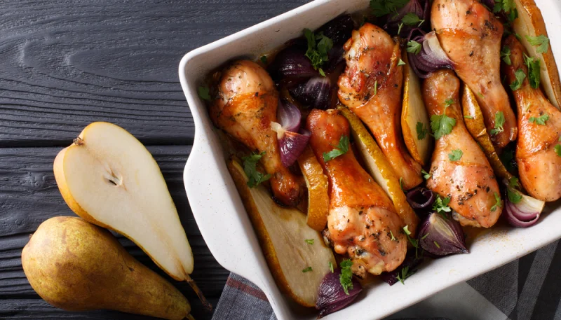 Muslos de pollo con peras