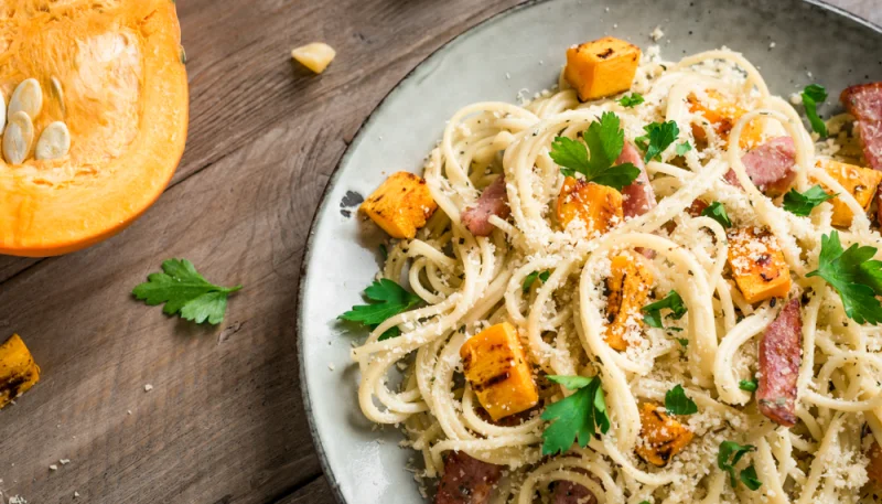 Pasta con calabaza y bacon