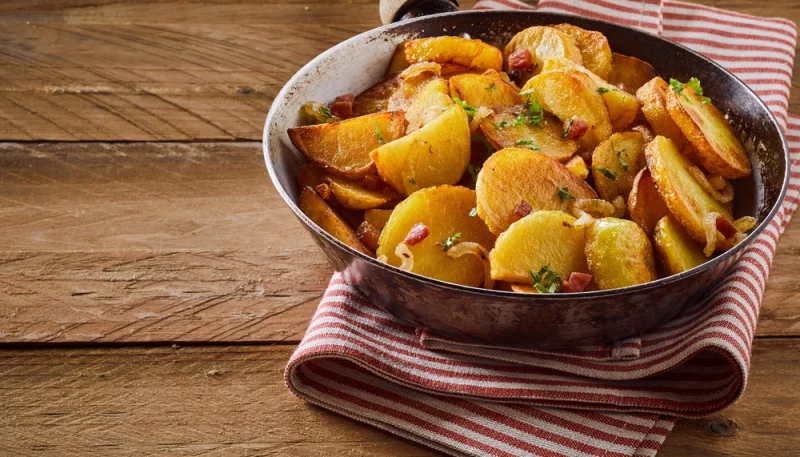 Patatas con bacon y zanahoria