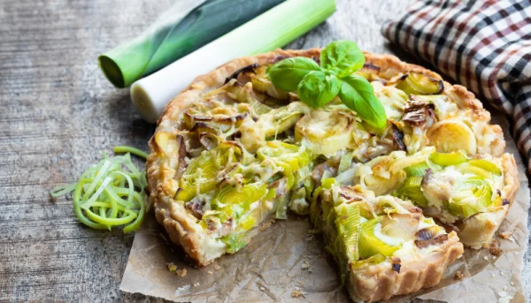 Quiche con puerro y cebolla