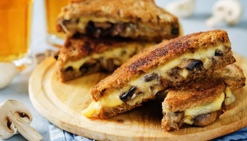 Sándwich de queso y setas