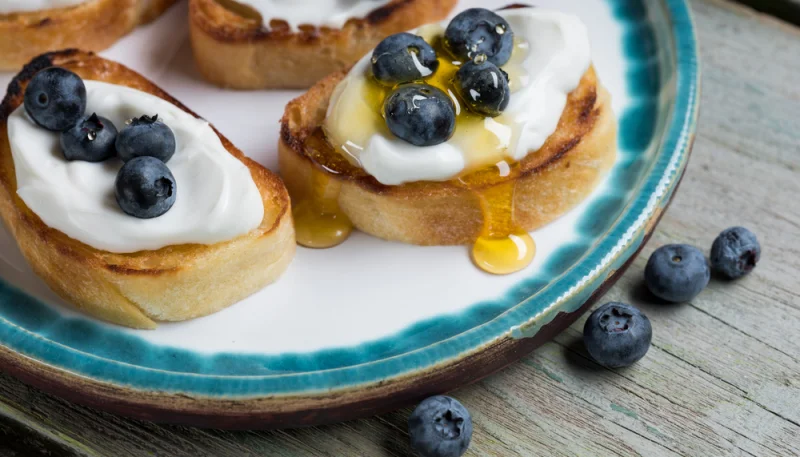 Tostadas con arándanos