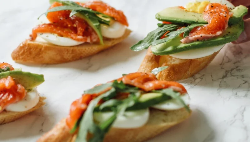 Tostadas con gambas y Philadelphia