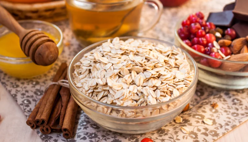 Avena con leche, miel y canela
