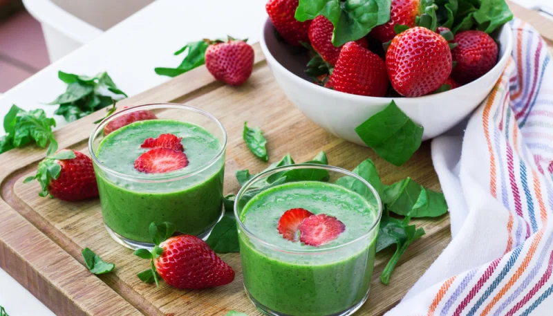 Batido de espinacas y fresas