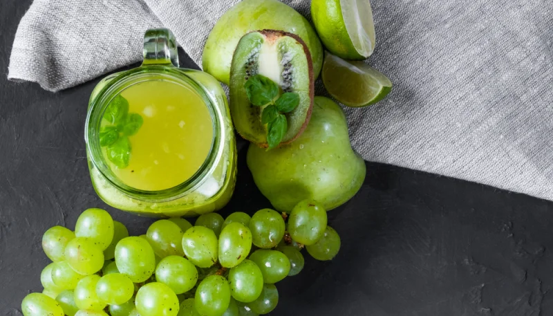 Batido de manzana y uvas