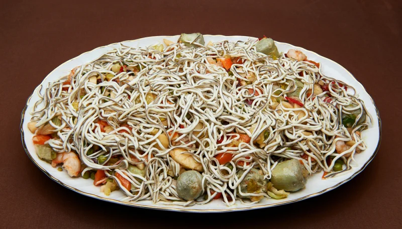 Ensalada de angulas y alcachofas