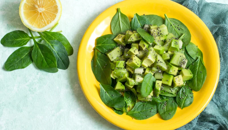 Ensalada de espinacas y aguacate