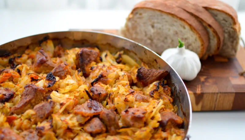 Guiso de cerdo con repollo