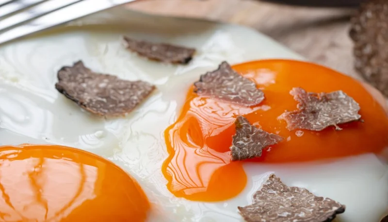 Huevos con trufa