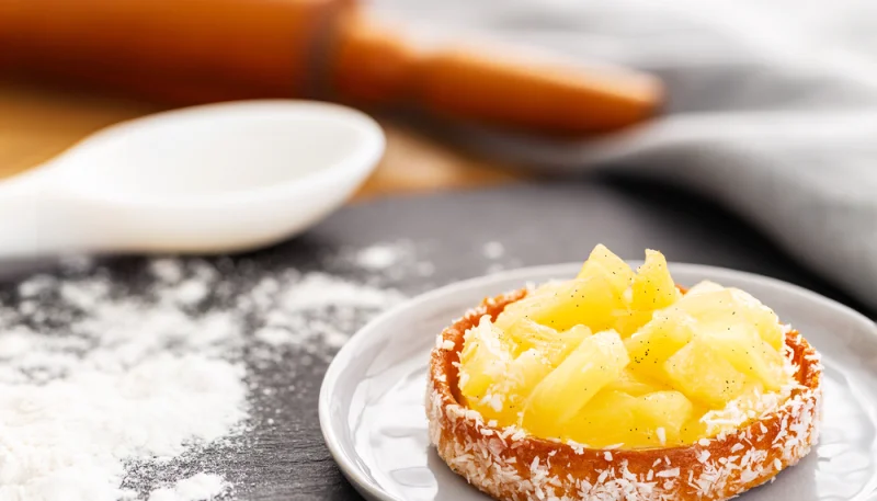 Mini tartas de piña y coco