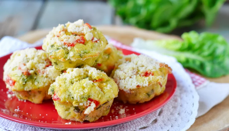 Muffins de calabacín y pimiento rojo