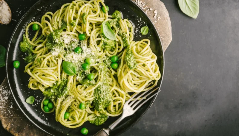 Pasta con mascarpone y guisantes