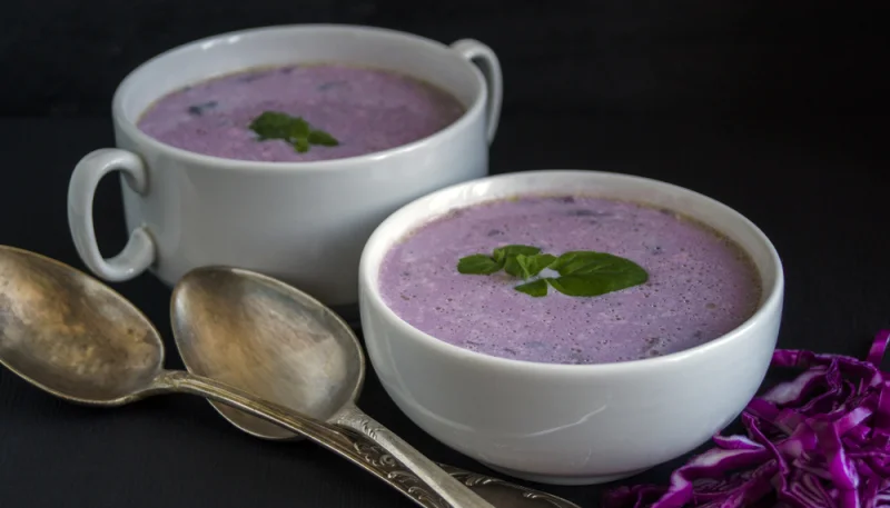 Sopa de col lombarda