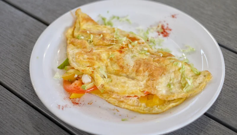 Tortilla francesa con tomate y miel