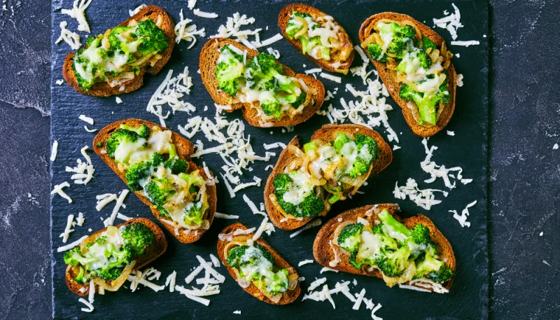 Tostadas con brócoli