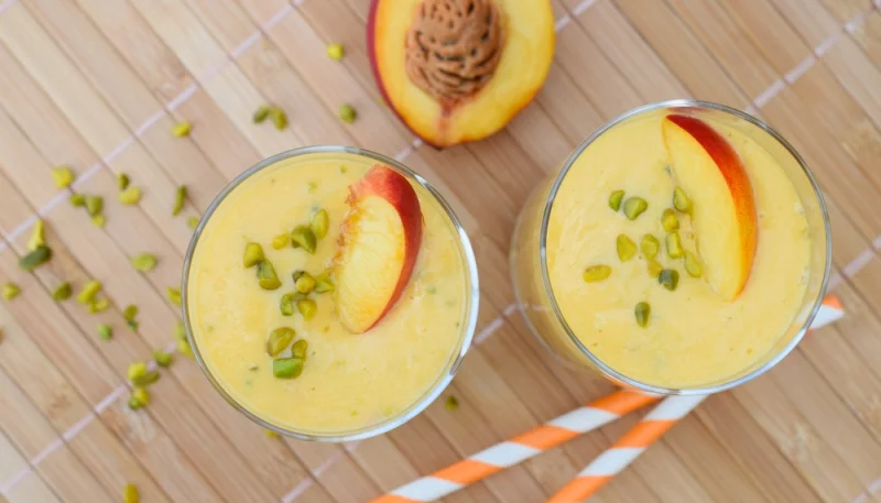 Batido de nectarina, mango y pistacho