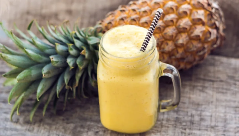 Batido de piña, jengibre e hinojo