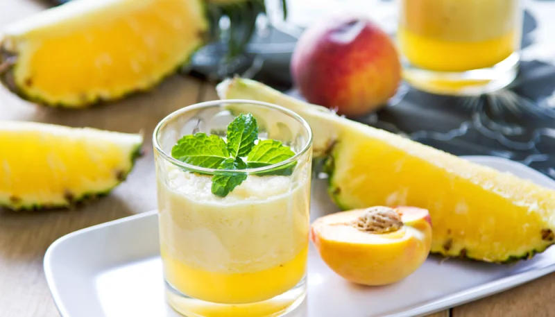 Batido de piña y albaricoque