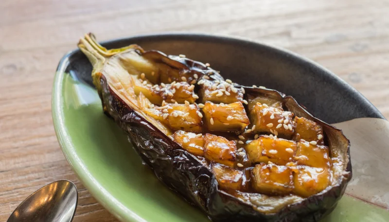 Berenjenas con salsa de miso