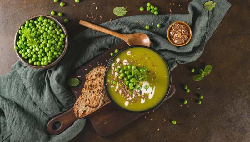 Crema de calabaza y guisantes