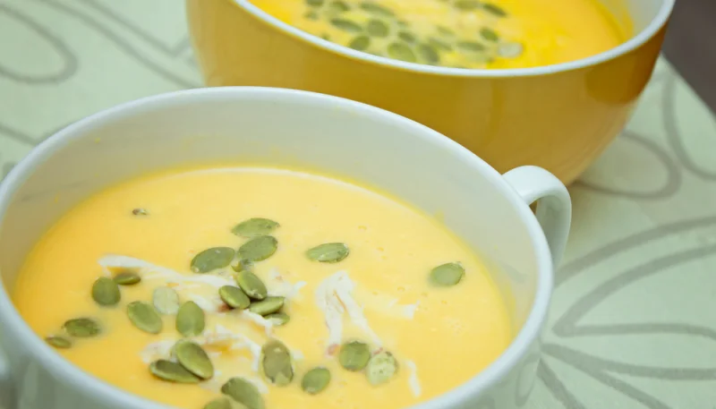 Crema de zanahoria, maíz y pistacho