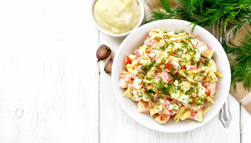 Ensalada de cangrejo y huevo