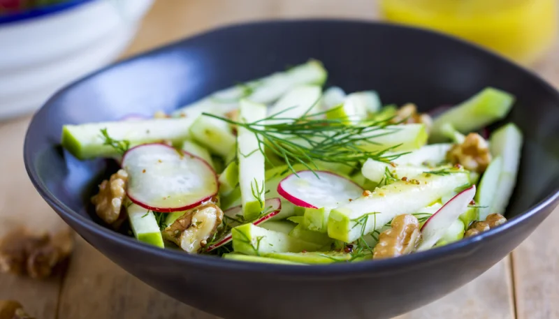 Ensalada de manzana y rábano