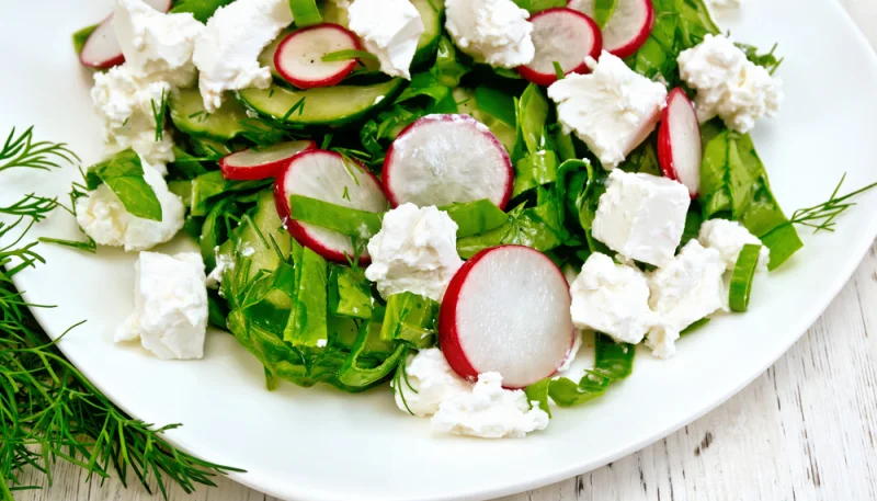 Ensalada de rábano y queso