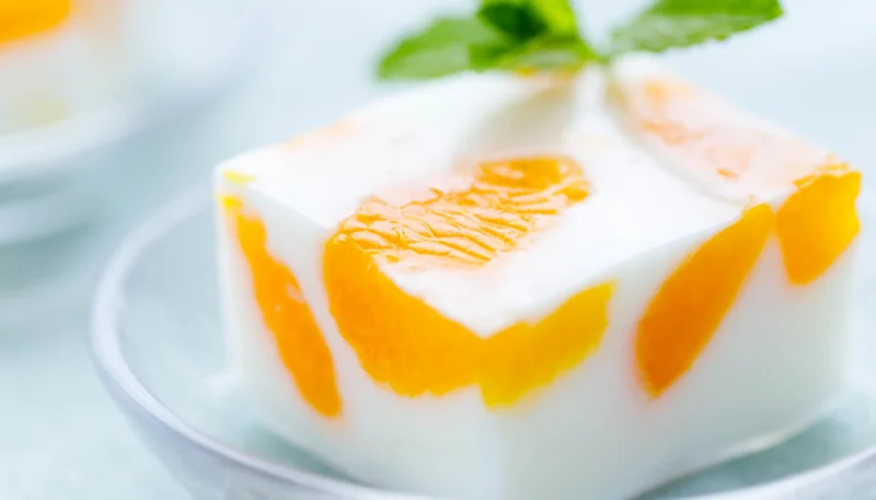 Gelatina de leche y naranjas con menta