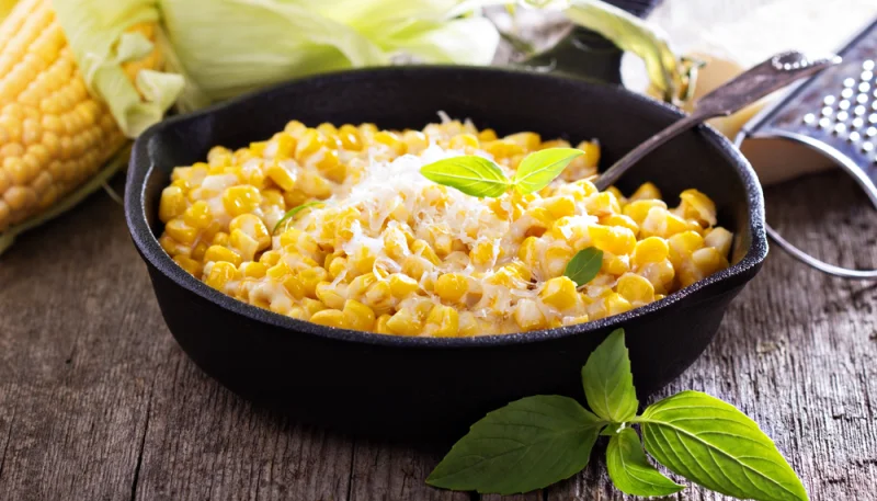 Maíz con nata y queso parmesano