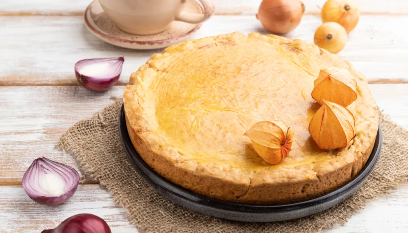 Pastel de cebolla y queso crema