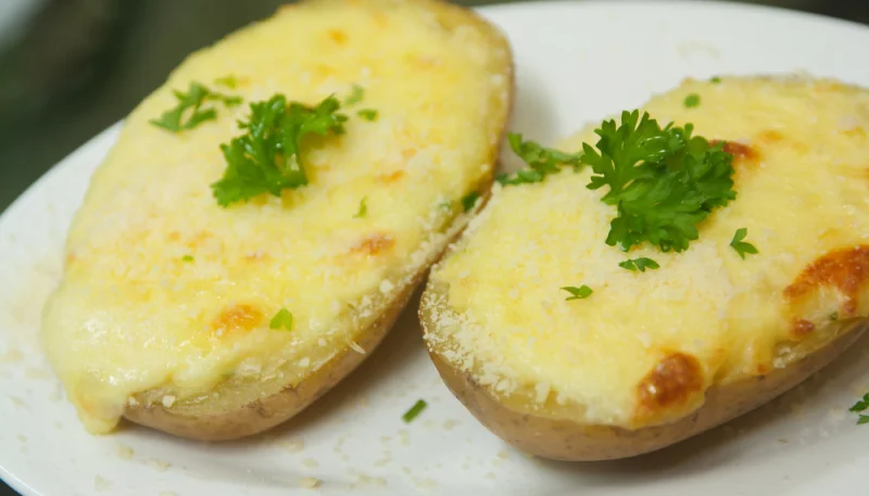 Patatas con queso y menta